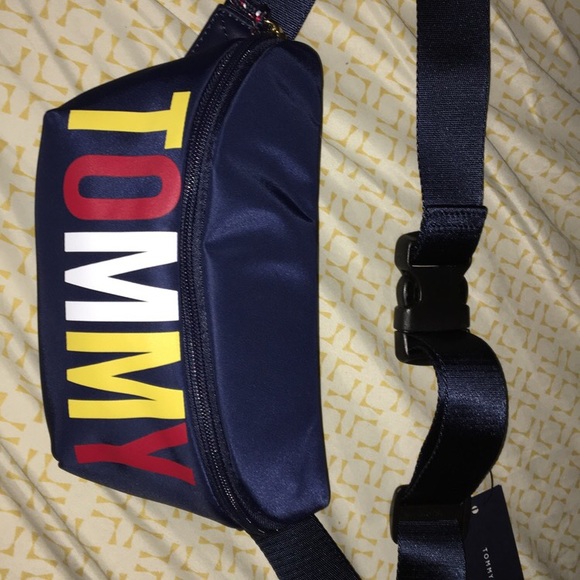 Tommy Hilfiger Fanny pack - Picture 2 of 3